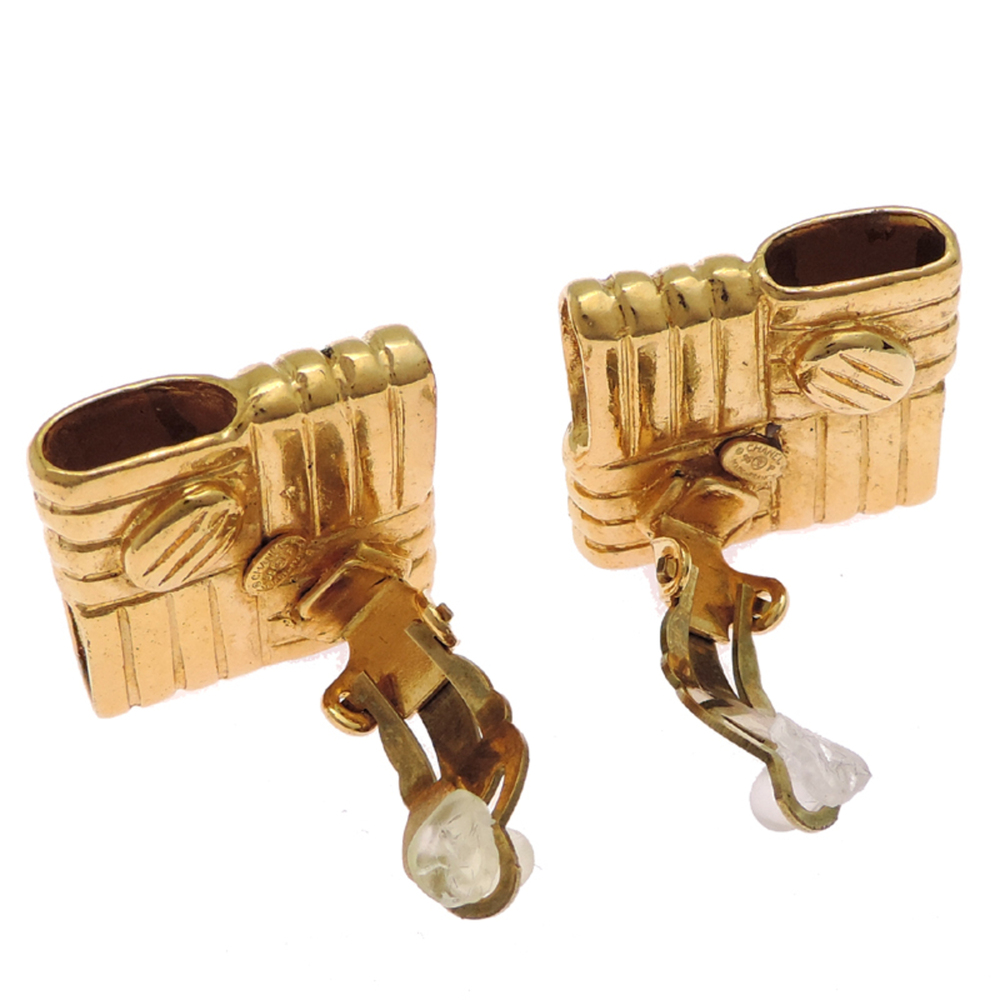 CHANEL Gold Logo Earrings - Picture 4 of 7